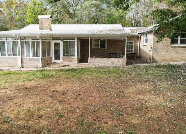 Property at 9406 County Road 51, Jemison, AL 35085, 4 beds, 2.5 baths