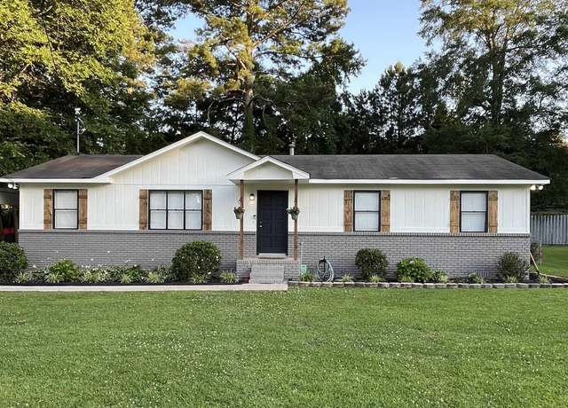 Property at 405 Willow Dr, Hueytown, AL 35023, 3 beds, 1 bath