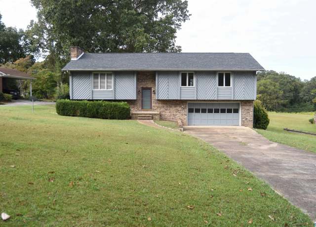Property at 530 Cherokee Trl, Anniston, AL 36206, 3 beds, 3 baths