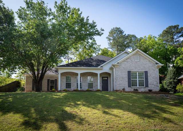 Property at 125 Kentwood Ter, Alabaster, AL 35007, 3 beds, 2 baths