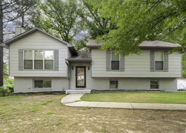 Property at 1621 Caribbean Cir, Alabaster, AL 35007, 3 beds, 2.5 baths
