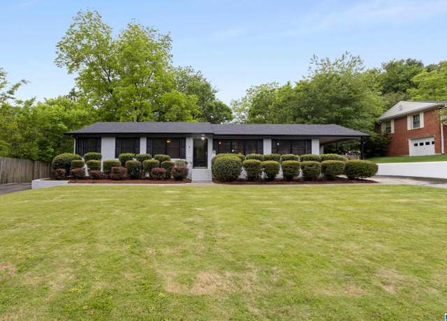 Property at 712 Highland Ave, Gardendale, AL 35071, 3 beds, 2 baths