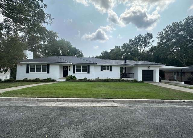 Property at 916 Edgewood Dr, Gadsden, AL 35901, 4 beds, 3 baths