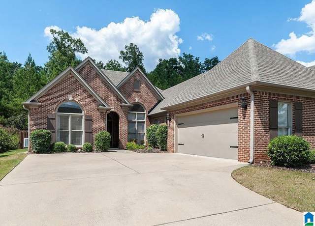 Property at 1555 Creekside Dr, Hoover, AL 35244, 3 beds, 2 baths