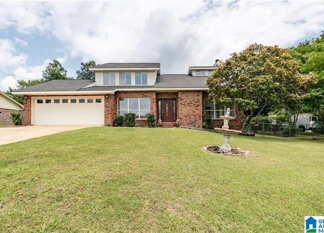 Property at 2216 56th St E, Tuscaloosa, AL 35405, 3 beds, 2.5 baths