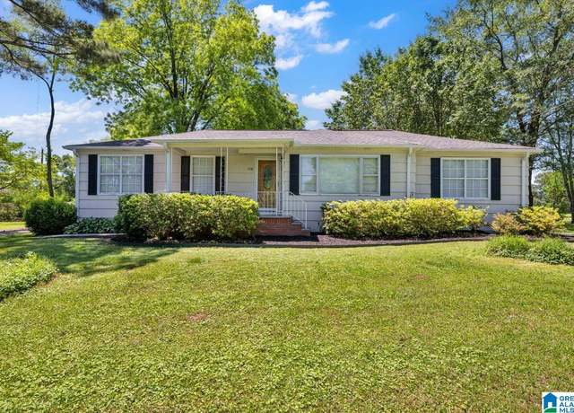 Property at 1416 11th St SE, Cullman, AL 35055, 3 beds, 2 baths