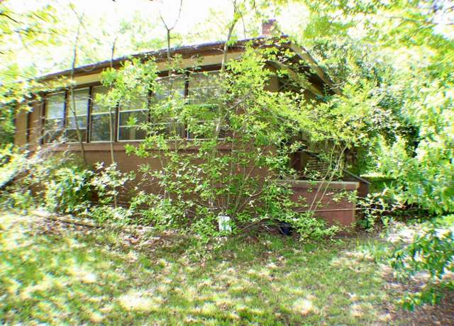 Property at 440 12th St W, Birmingham, AL 35208, 3 beds, 2 baths