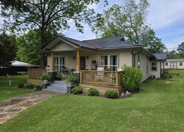Property at 2300 Noccalula Rd, Gadsden, AL 35904, 4 beds, 2 baths