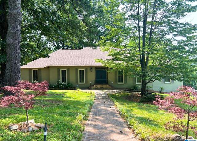 Property at 309 Sky Dr, Anniston, AL 36207, 4 beds, 3 baths