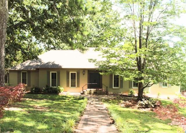 Property at 309 Sky Dr, Anniston, AL 36207, 4 beds, 3 baths