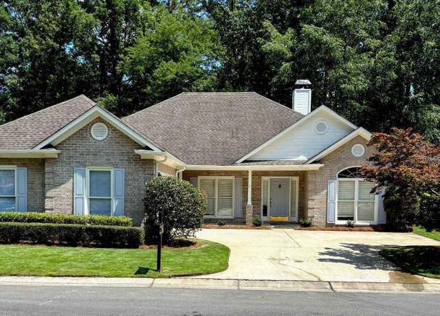 Property at 461 Lake Dr, Hoover, AL 35242, 3 beds, 2 baths