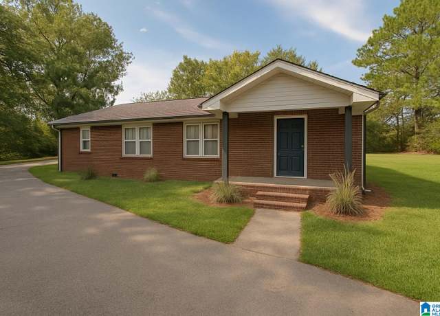 Property at 2101 Main St SW, Cullman, AL 35055, 4 beds, 2 baths