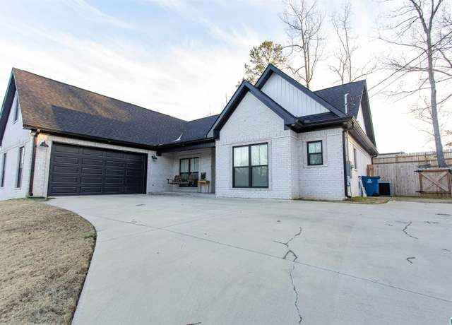 Property at 605 Remington Ct SE, Jacksonville, AL 36265, 4 beds, 2 baths