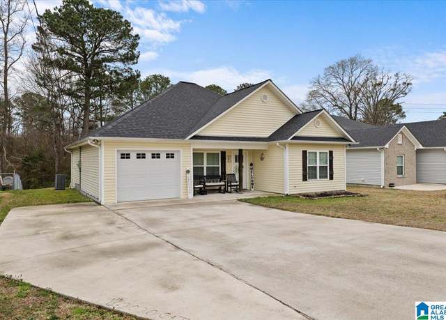Property at 393 Central Ave, Oneonta, AL 35121, 3 beds, 2 baths
