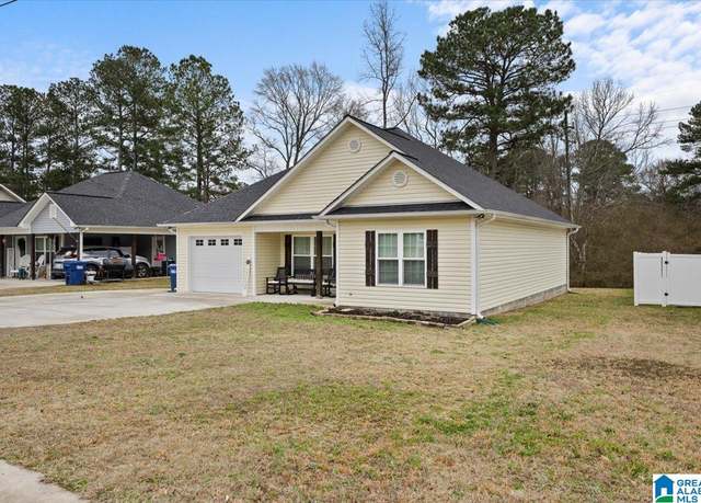 Property at 393 Central Ave, Oneonta, AL 35121, 3 beds, 2 baths