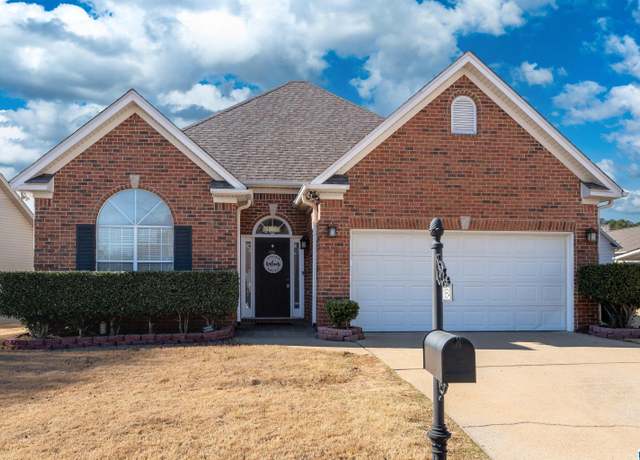 Property at 1654 Old Cahaba Ct, Helena, AL 35080, 3 beds, 2 baths
