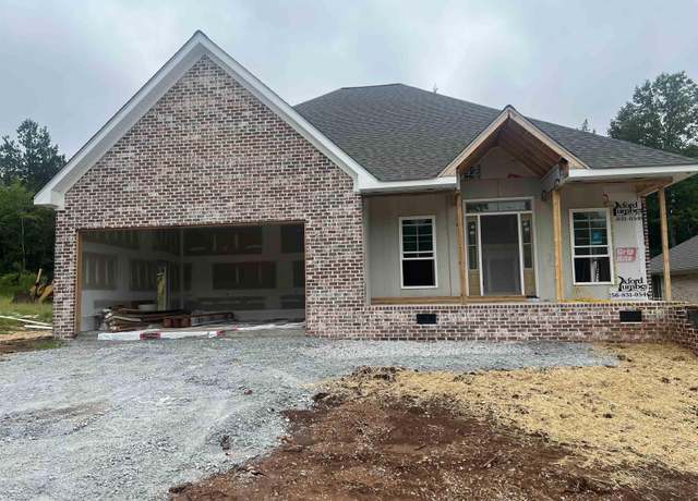 Property at 121 Village Cir, Anniston, AL 36207, 3 beds, 2.5 baths