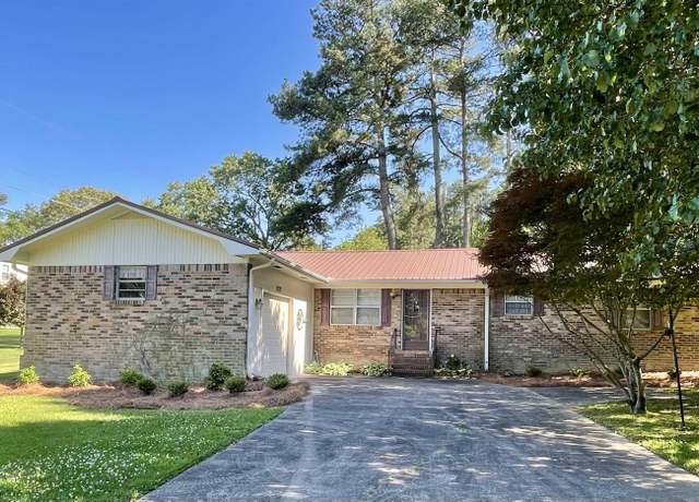 Property at 1608 Pansy St NW, Cullman, AL 35055, 3 beds, 2 baths
