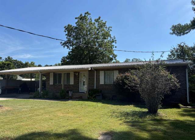 Property at 203 Edgewood St, Clanton, AL 35045, 4 beds, 2 baths