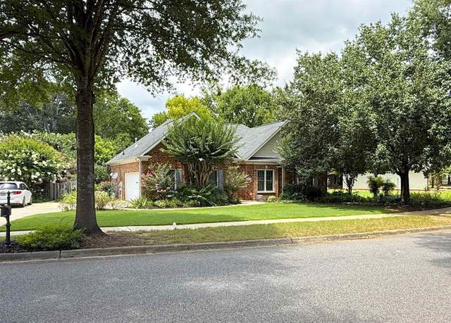 Property at 170 Sunset Trl, Alabaster, AL 35007, 4 beds, 3 baths