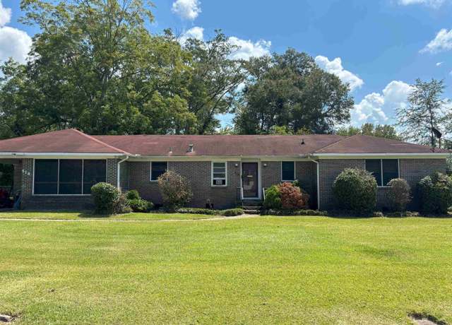 Property at 514 Crestview Dr, Gadsden, AL 35903, 4 beds, 2 baths
