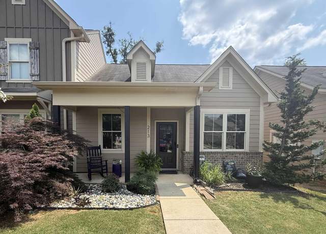 Property at 213 The Heights Dr, Calera, AL 35040, 3 beds, 2 baths
