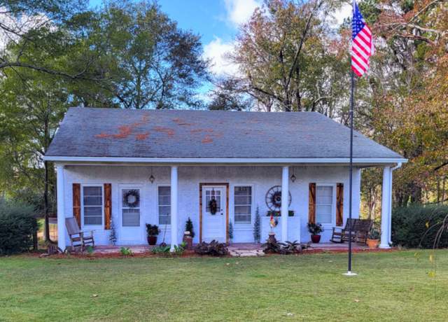 Property at 3793 Broad St, Phil Campbell, AL 35581, 4 beds, 2 baths