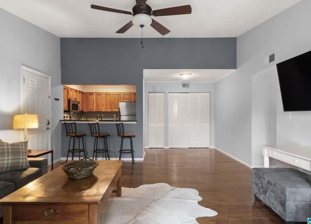 Property at 120 15th St E #218, Tuscaloosa, AL 35401, 2 beds, 2 baths