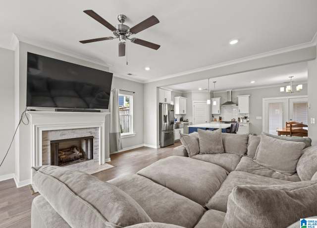 Property at 911 White Barn Cir, Helena, AL 35080, 4 beds, 2.5 baths