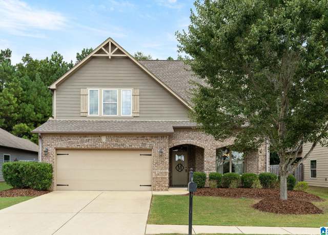 Property at 1073 Merion Dr, Calera, AL 35040, 4 beds, 2.5 baths