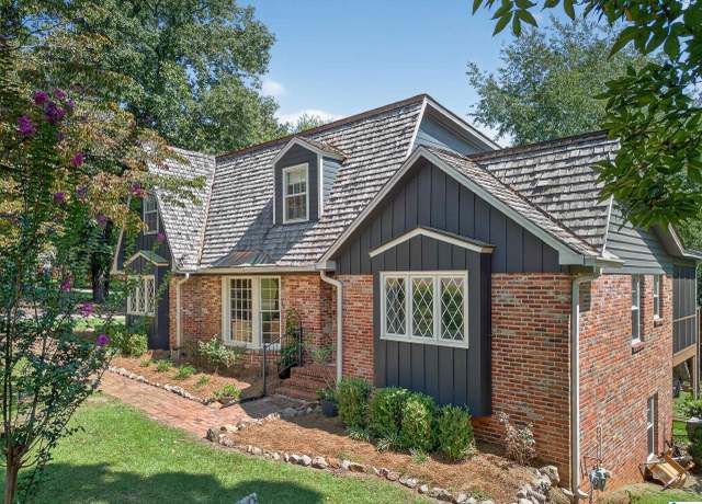 Property at 509 Mary Ln, Anniston, AL 36207, 5 beds, 3.5 baths