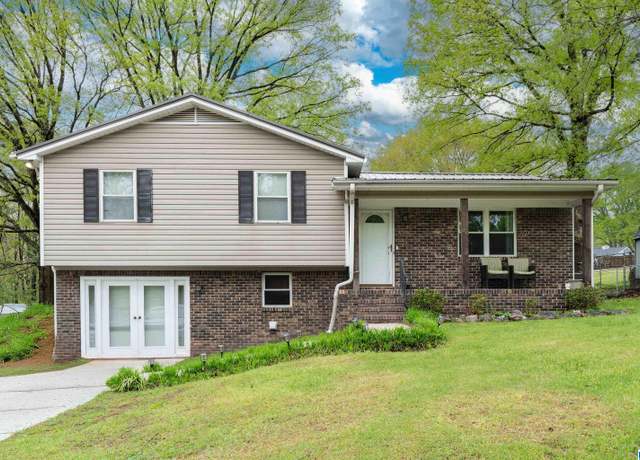 Property at 4024 Carwyle Rd, Pinson, AL 35126, 3 beds, 2 baths