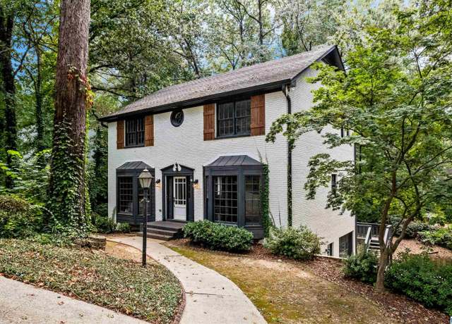 Property at 820 Tulip Poplar Dr, Hoover, AL 35244, 3 beds, 2.5 baths