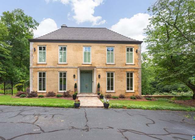 Property at 601 Hillyer High Rd, Anniston, AL 36207, 4 beds, 4.5 baths
