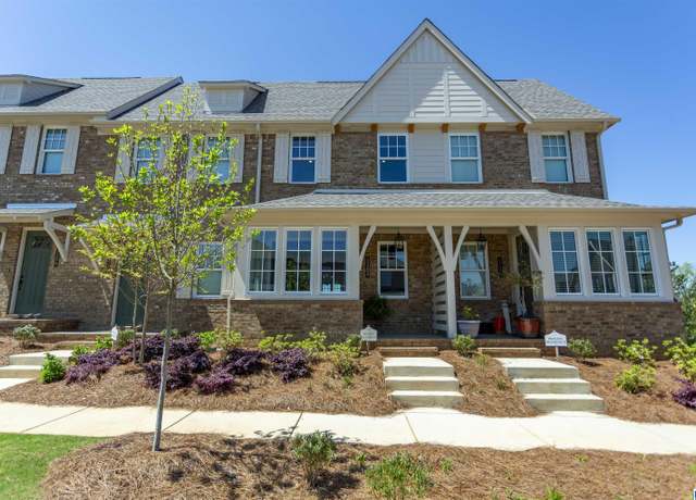 Property at 1102 Windsor Sq, Hoover, AL 35242, 2 beds, 2.5 baths