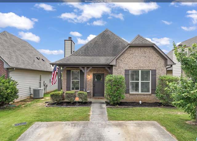 Property at 1206 Savannah Ln, Calera, AL 35040, 3 beds, 2 baths