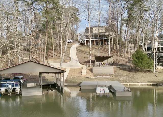 Property at 15730 Beacon Point Dr, Northport, AL 35475, 5 beds, 4 baths