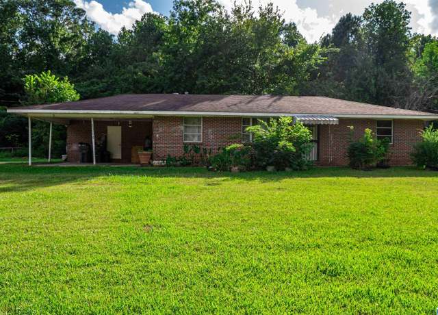 Property at 2304 Roberta Rd, Birmingham, AL 35214, 3 beds, 1 bath