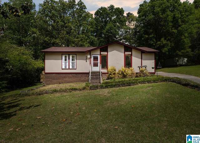 Property at 5208 Amberwood Cir, Pinson, AL 35126, 3 beds, 1 bath
