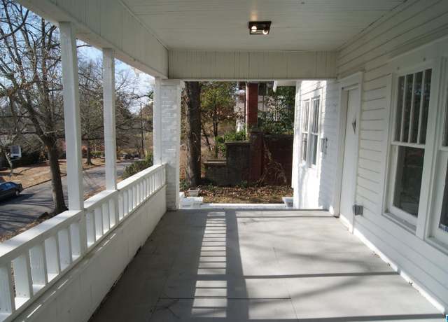 Property at 716 8th Ct W, Birmingham, AL 35204, 3 beds, 2.5 baths