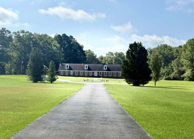 Property at 2145 Golf Course Rd, Pell City, AL 35128, 5 beds, 4 baths