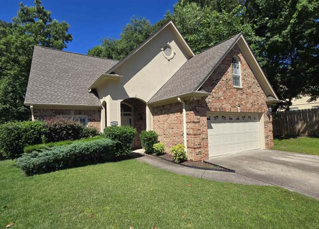 Property at 7000 Inverness Green Ln, Hoover, AL 35242, 4 beds, 2.5 baths