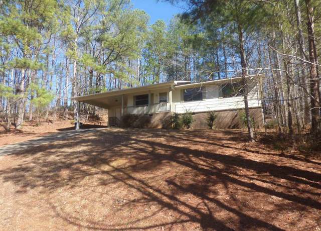 Property at 1015 Emory Pl, Anniston, AL 36207, 3 beds, 2 baths