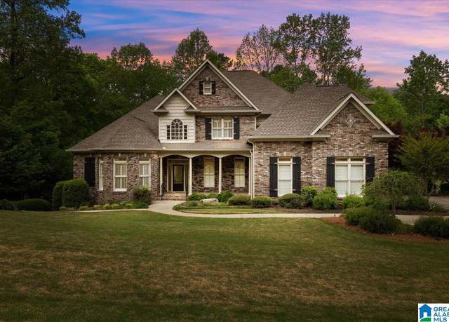 Property at 1065 Saint Andrews Pkwy, Oneonta, AL 35121, 5 beds, 5 baths