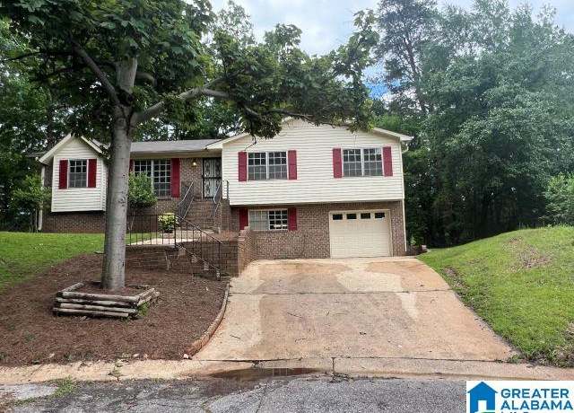 Property at 1729 English Knoll Cir, Birmingham, AL 35235, 3 beds, 2 baths