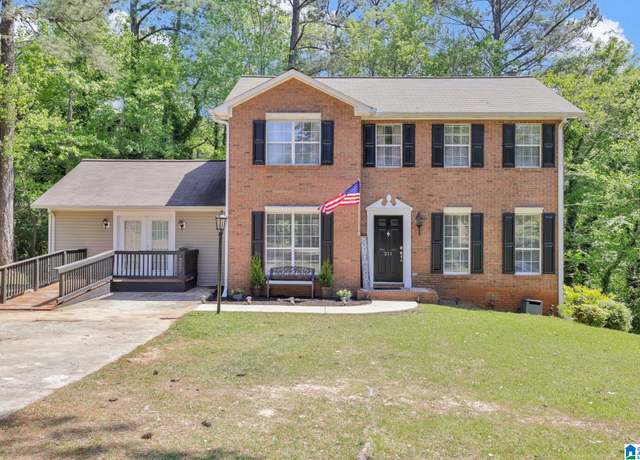 Property at 211 Afton Brae Dr, Anniston, AL 36207, 4 beds, 3.5 baths
