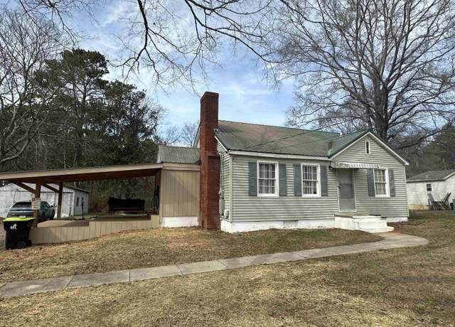 Property at 651 Pinecrest Dr, Childersburg, AL 35044, 3 beds, 2 baths