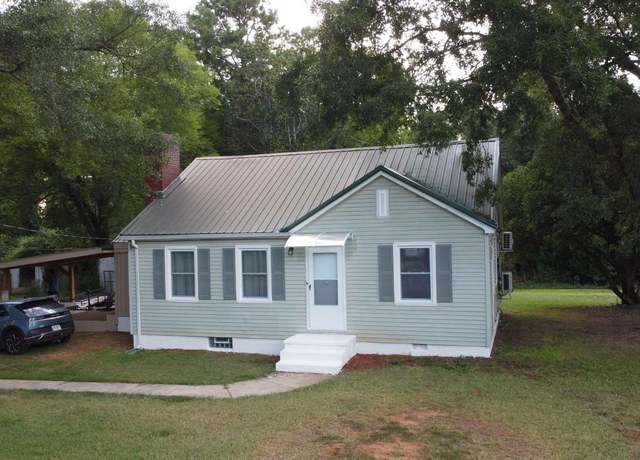 Property at 651 Pinecrest Dr, Childersburg, AL 35044, 3 beds, 2 baths