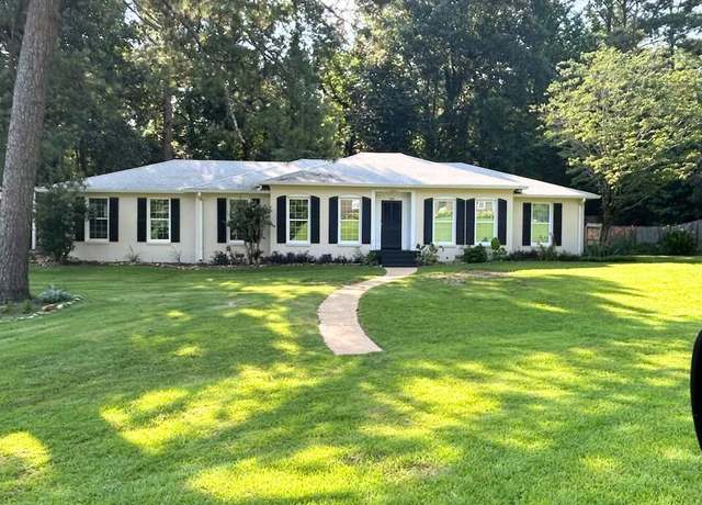 Property at 200 Shamrock Rd, Anniston, AL 36207, 3 beds, 2 baths