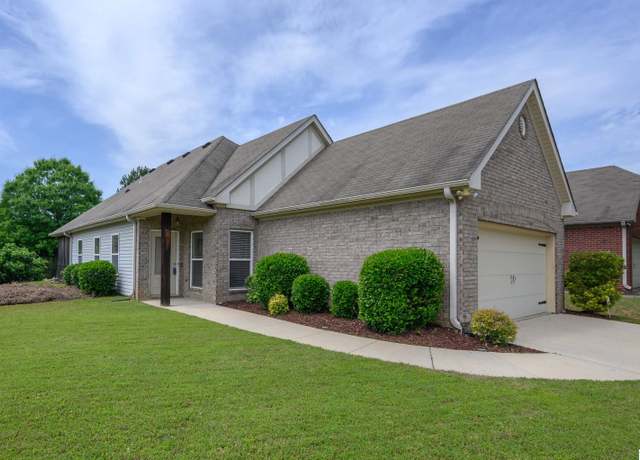 Property at 5264 Promenade Dr, Trussville, AL 35173, 3 beds, 2 baths